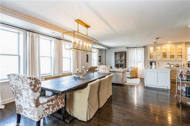 229 Ward Parkway 101B, Kansas City, MO 64112