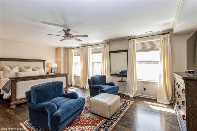 229 Ward Parkway 101B, Kansas City, MO 64112