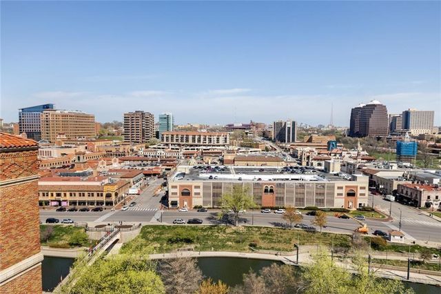 229 Ward Parkway 101B, Kansas City, MO 64112