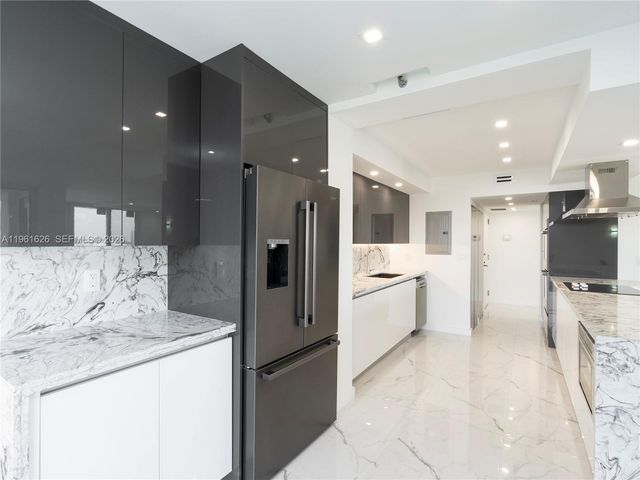 19707 Turnberry Way 18K, Aventura, FL 33180