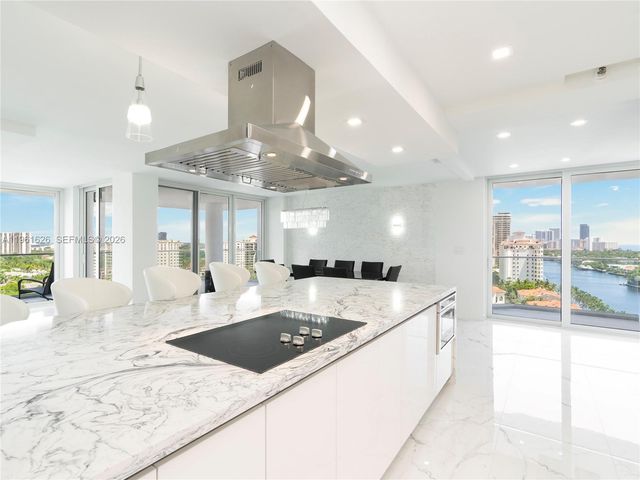 19707 Turnberry Way 18K, Aventura, FL 33180