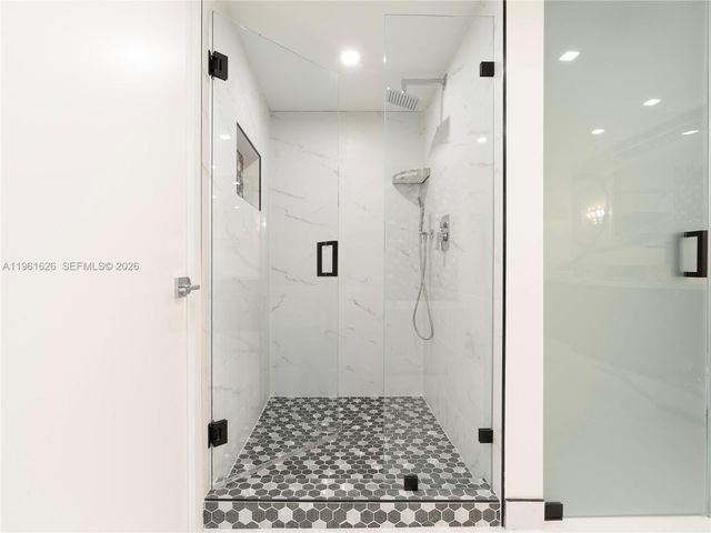 19707 Turnberry Way 18K, Aventura, FL 33180