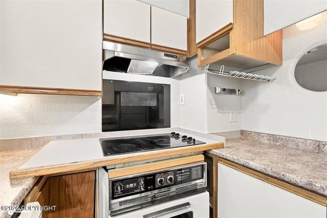 1335 Ingra Street, Anchorage, AK 99501