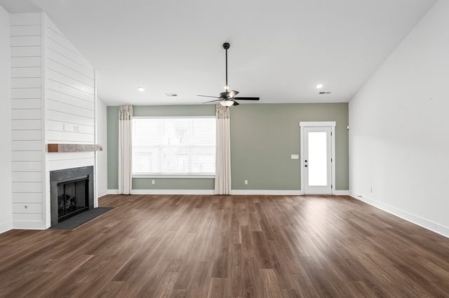 360 Turfway Park, Gallatin, TN 37066