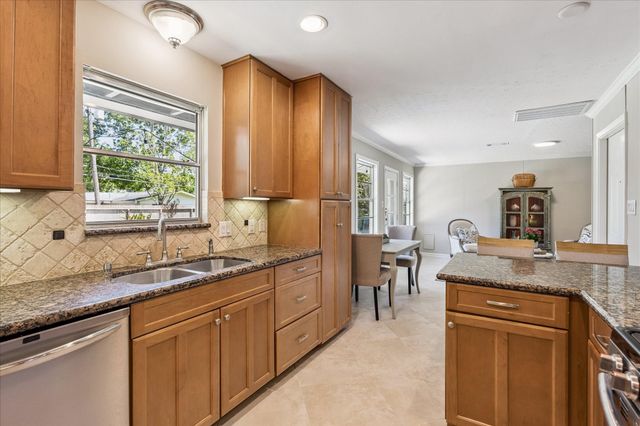 5310 Hialeah Drive, Houston, TX 77092