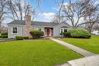 2425 Flossmoor Road, Flossmoor, IL 60422