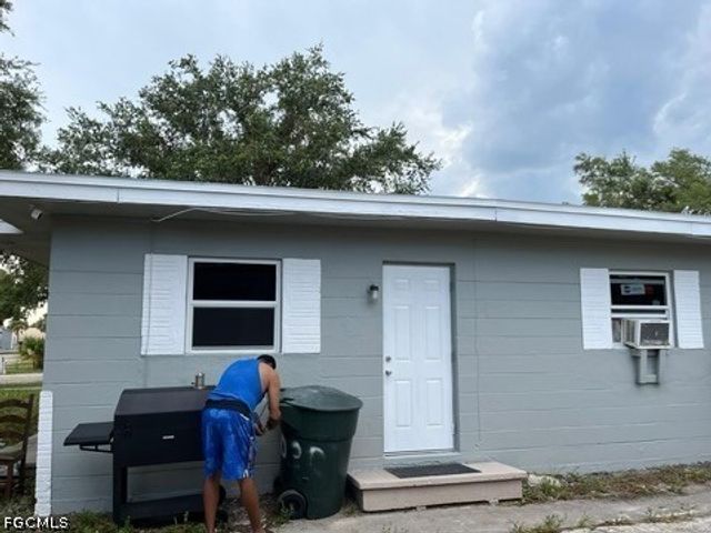 2643-2651 Lafayette ST 2651, Fort Myers, FL 33916