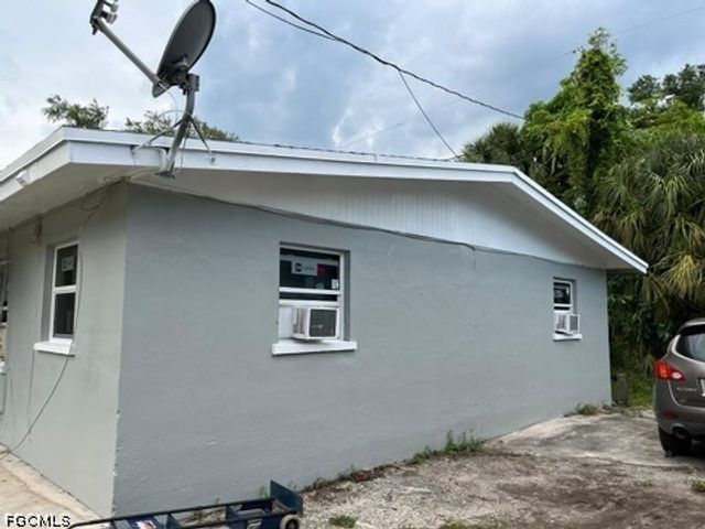 2643-2651 Lafayette ST 2651, Fort Myers, FL 33916