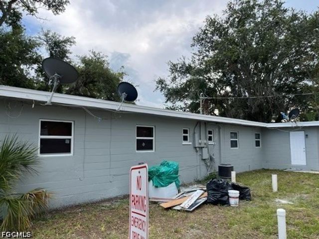 2643-2651 Lafayette ST 2651, Fort Myers, FL 33916