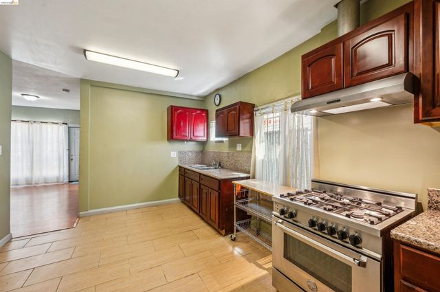 1820 International Blvd, Oakland, CA 94606