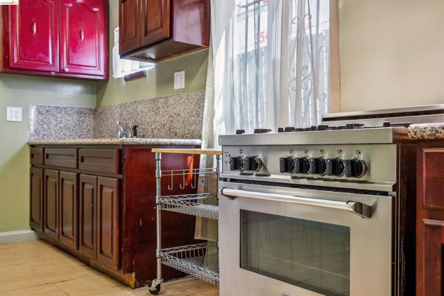 1820 International Blvd, Oakland, CA 94606