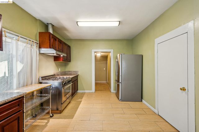 1820 International Blvd, Oakland, CA 94606