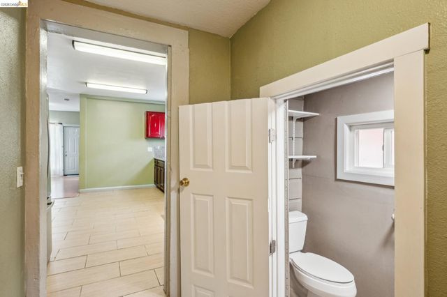 1820 International Blvd, Oakland, CA 94606