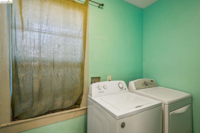 1820 International Blvd, Oakland, CA 94606