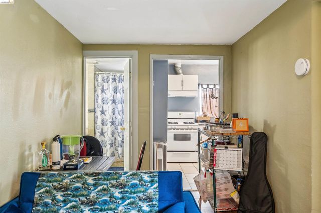 1820 International Blvd, Oakland, CA 94606