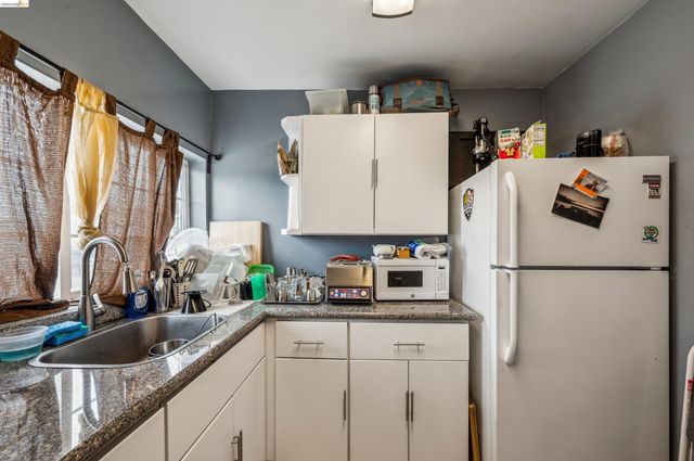 1820 International Blvd, Oakland, CA 94606