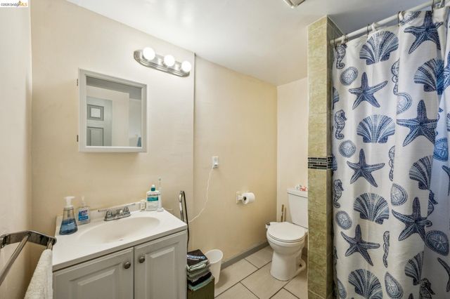 1820 International Blvd, Oakland, CA 94606