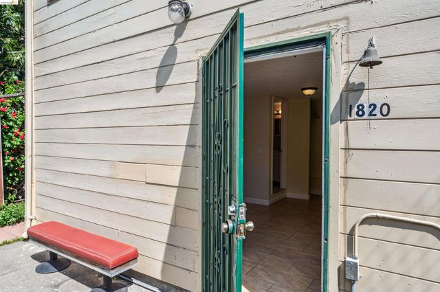 1820 International Blvd, Oakland, CA 94606