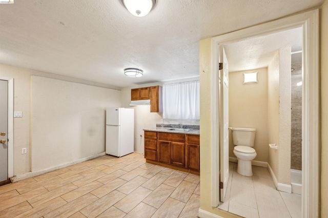 1820 International Blvd, Oakland, CA 94606
