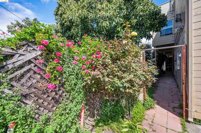 1820 International Blvd, Oakland, CA 94606