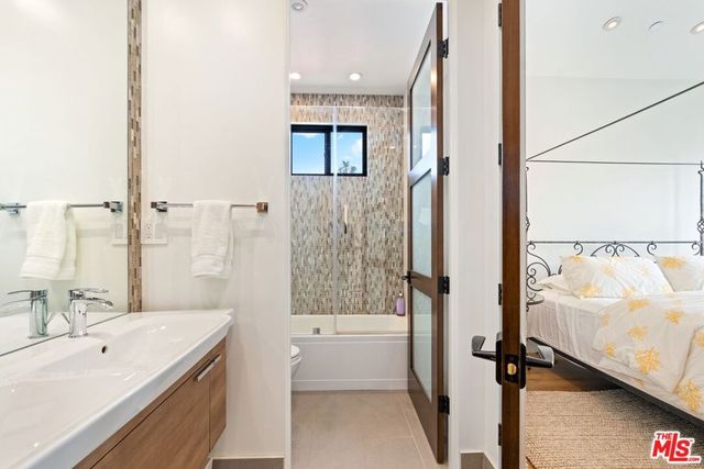 12319 Gorham Avenue, Los Angeles, CA 90049