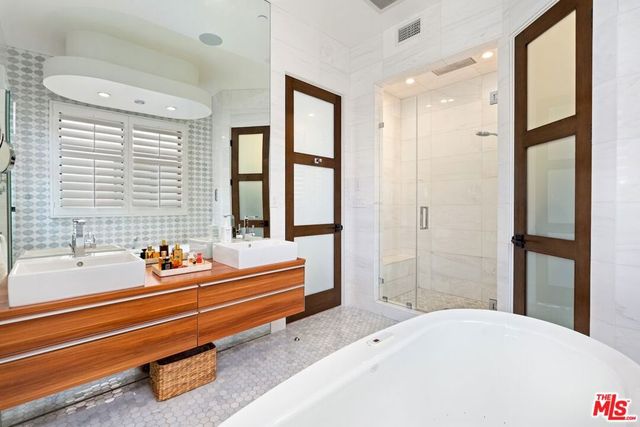 12319 Gorham Avenue, Los Angeles, CA 90049