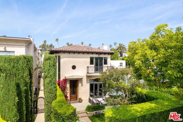 12319 Gorham Avenue, Los Angeles, CA 90049