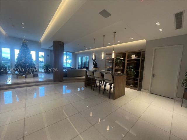 888 Brickell Key Dr 806, Miami, FL 33131