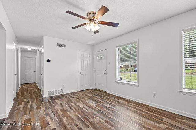 8144 Cedarbrook Drive, Southaven, MS 38671