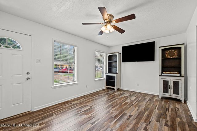 8144 Cedarbrook Drive, Southaven, MS 38671