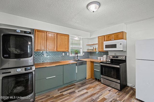 8144 Cedarbrook Drive, Southaven, MS 38671