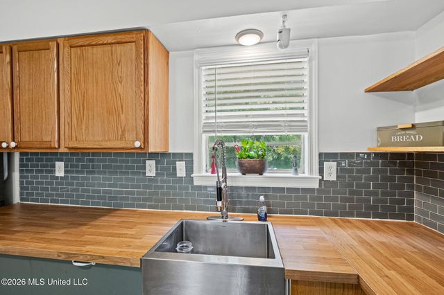 8144 Cedarbrook Drive, Southaven, MS 38671