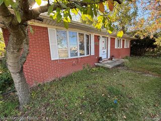 30501 W Jefferson Avenue, Gibraltar, MI 48173