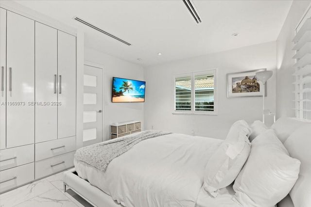 12930 Oleander Rd, North Miami, FL 33181