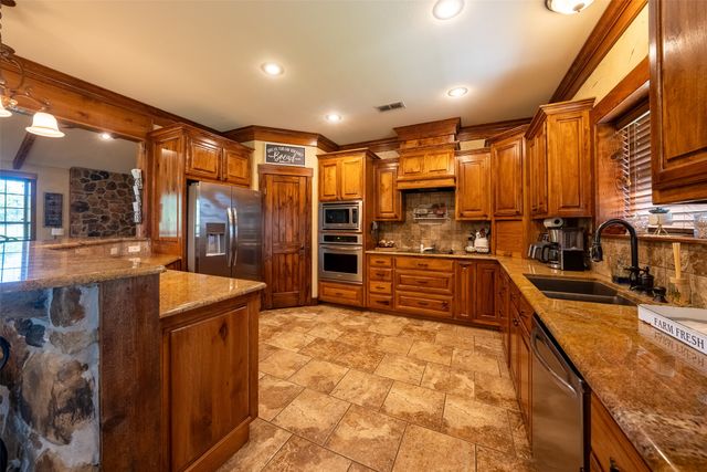 10457 State Highway 110, Van, TX 75790