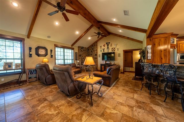 10457 State Highway 110, Van, TX 75790