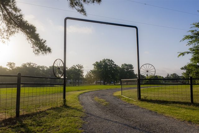 10457 State Highway 110, Van, TX 75790