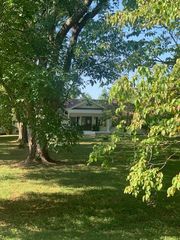 731 Maynard Ln, Columbia, TN 38401