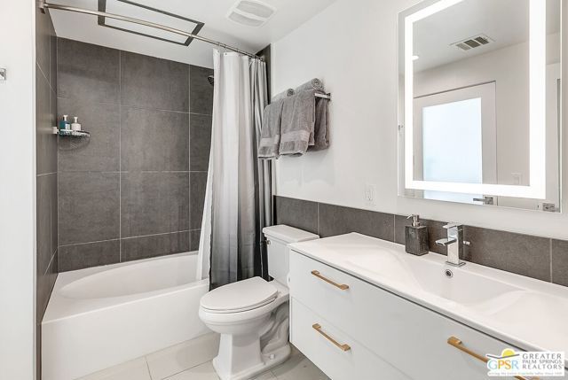 939 S Broadway 309, Los Angeles, CA 90015