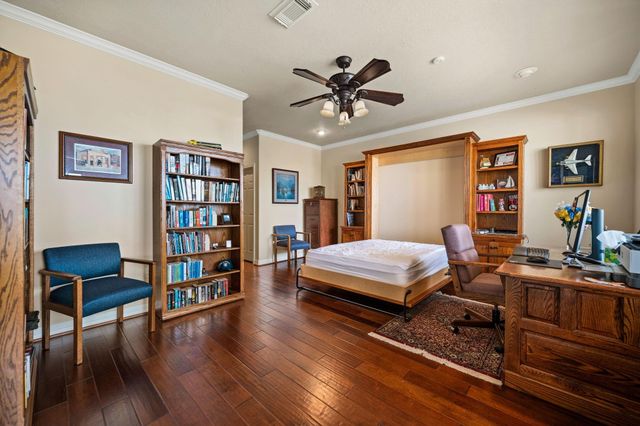 507 W Lake Shore Drive, Livingston, TX 77351