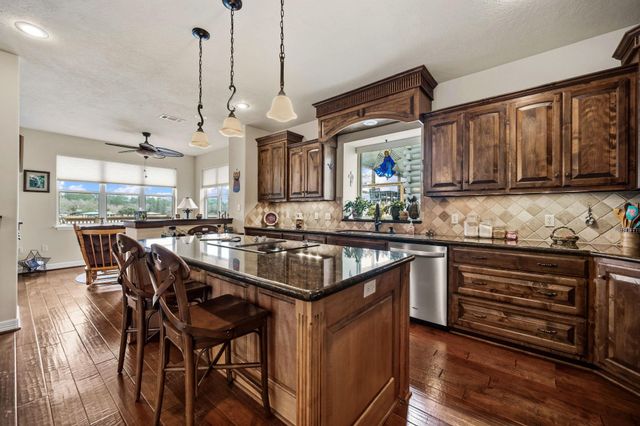 507 W Lake Shore Drive, Livingston, TX 77351