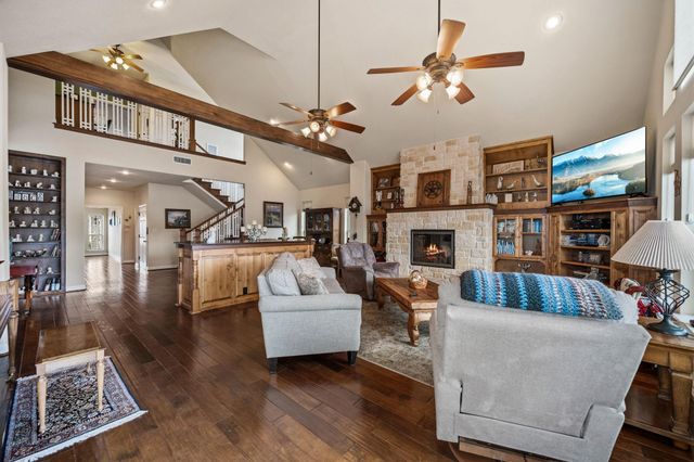 507 W Lake Shore Drive, Livingston, TX 77351