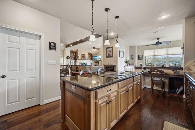 507 W Lake Shore Drive, Livingston, TX 77351