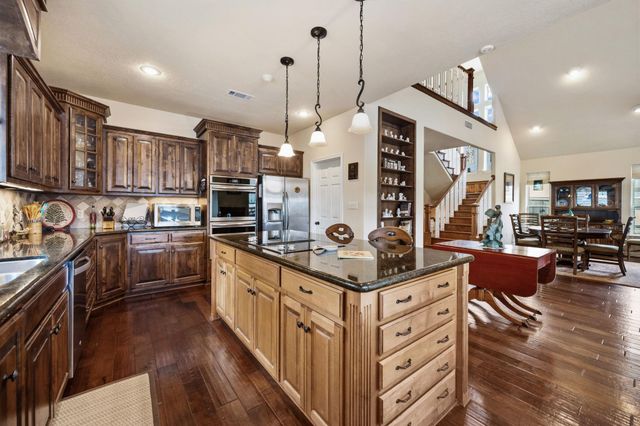 507 W Lake Shore Drive, Livingston, TX 77351