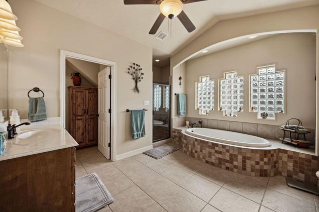 507 W Lake Shore Drive, Livingston, TX 77351
