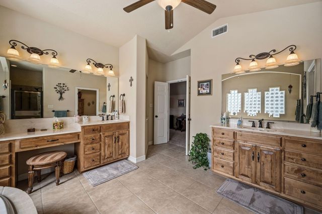 507 W Lake Shore Drive, Livingston, TX 77351