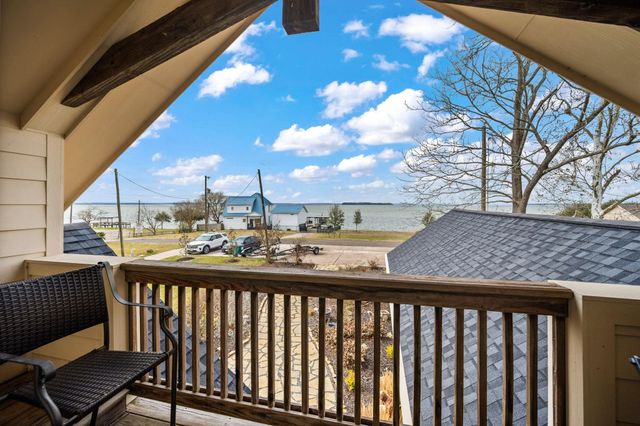 507 W Lake Shore Drive, Livingston, TX 77351