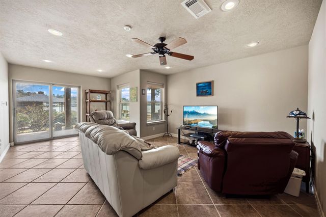 507 W Lake Shore Drive, Livingston, TX 77351