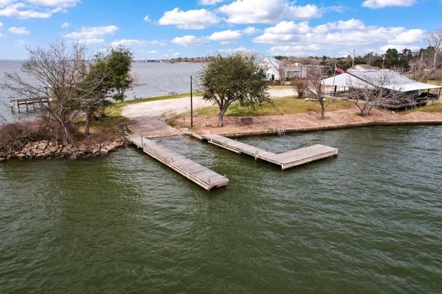 507 W Lake Shore Drive, Livingston, TX 77351