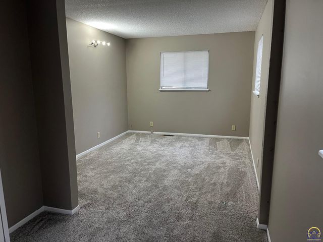 3104 SE Michigan AVE, Topeka, KS 66605